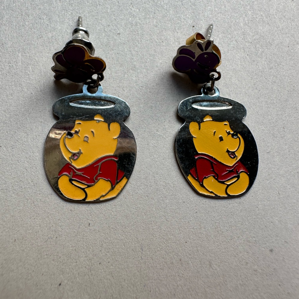 Vintage Winnie the Pooh Disney earrings bumblebee and Pooh